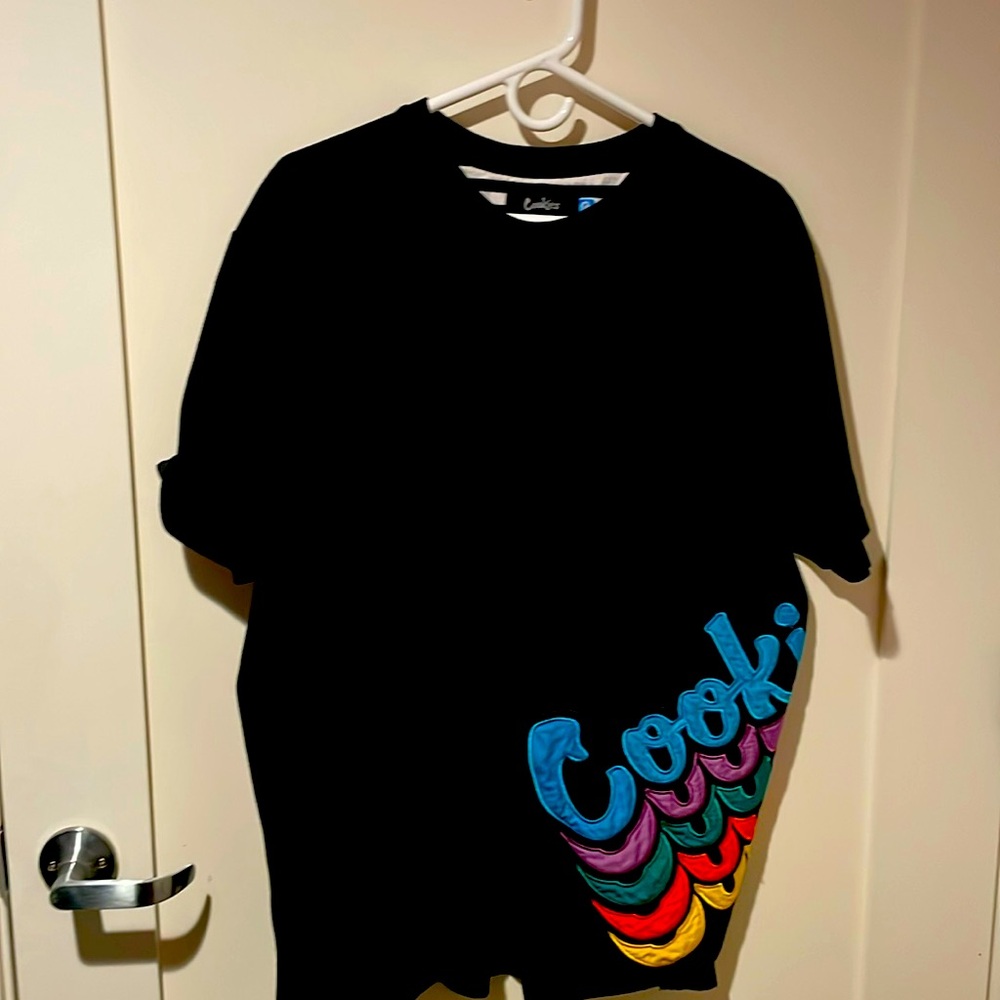 Cookies Multicolored side logo tee
Black 
XL